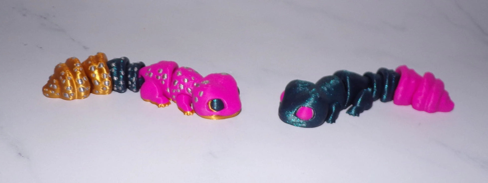 4 Pack Gecko, Caterpillar, Worm or Grub-Randomly Chosen- 3D Printed Articulated Flexi Fidget Figurine - Wonderland 3D Printing 